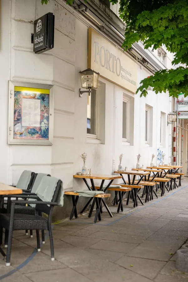Die Terrasse des Restaurante Porto auf der Ditmar-Koel-Straße